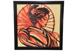 Tableau décoratif en papier multicouches représentant une geisha stylisée avec parapluie, fabriqué en atelier à Genève