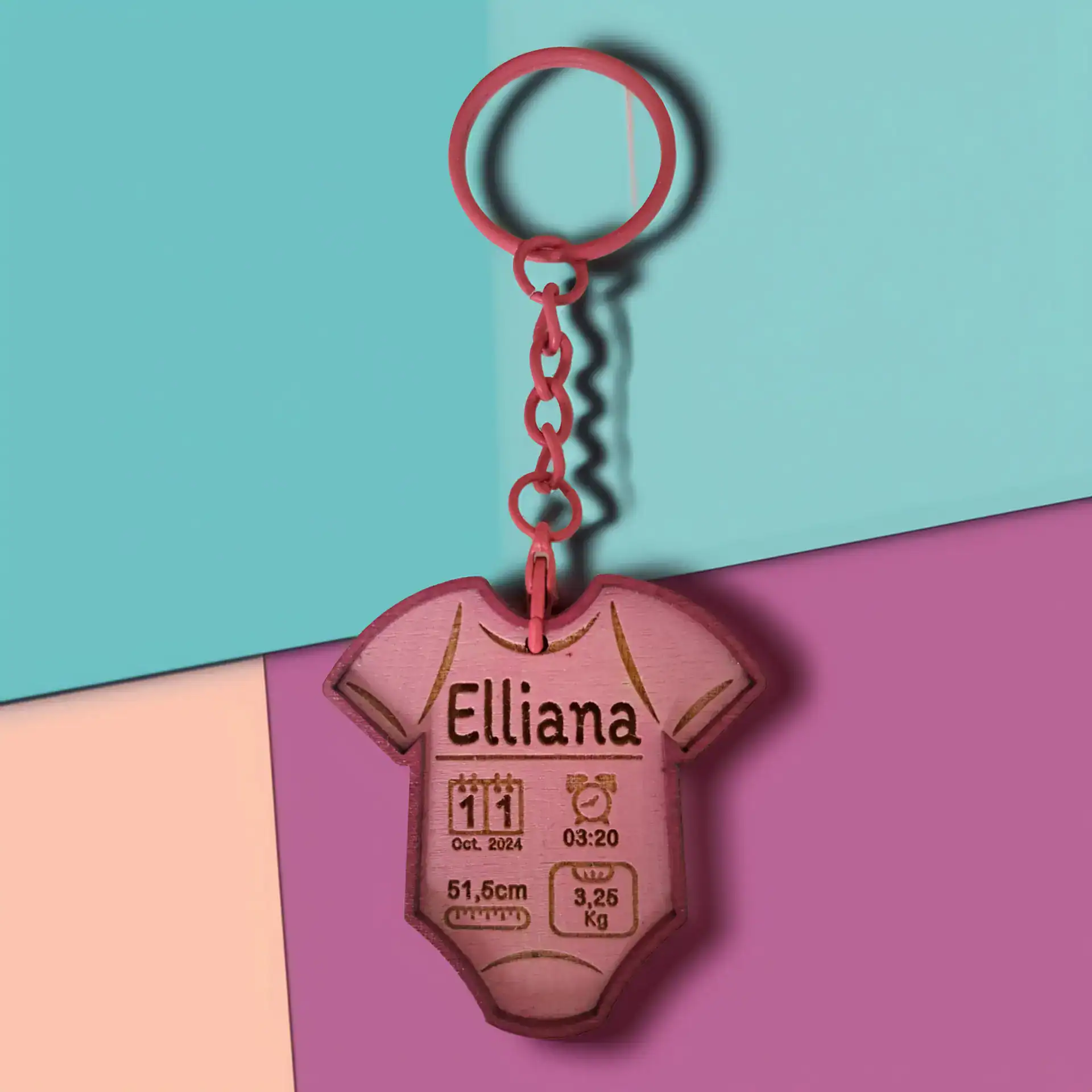 Porte‑clé naissance fille personnalisé gravure & découpe laser Genève Porte‑clé bois bébé rose gravé prénom Elliana avec date, heure, taille et poids personnalisables